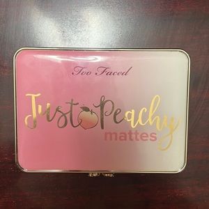 Too Faced Just Peachy Mattes Eye Shadow Palette